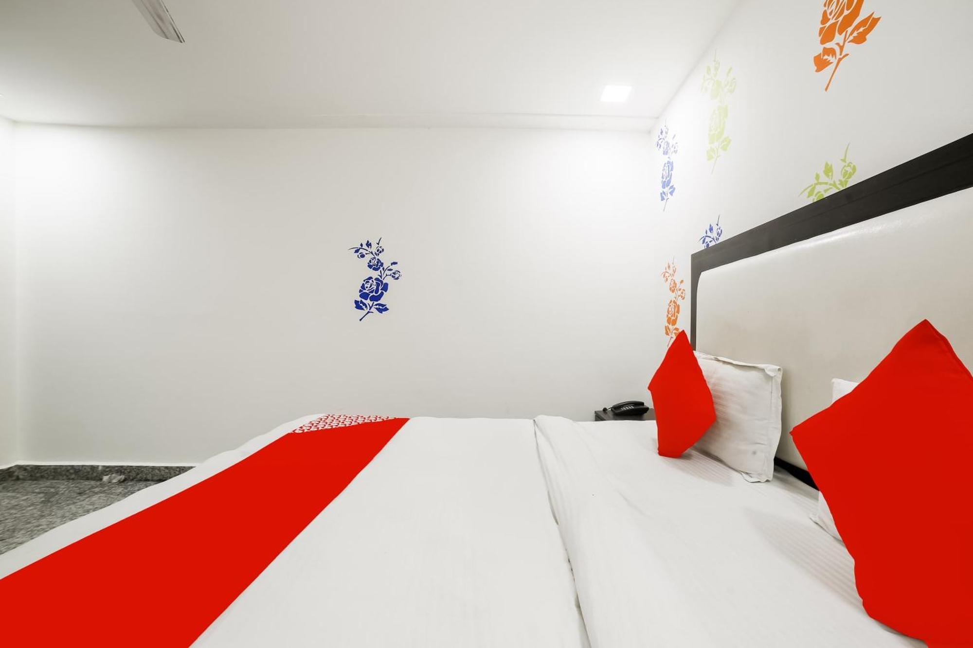 ניו דלהי My Comfortable Hotel מראה חיצוני תמונה